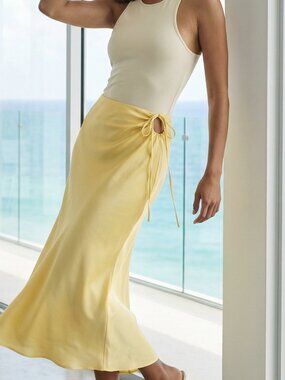 NWT$98 Rumored Kauai Keyhole Skirt in Banana Yellow Size L